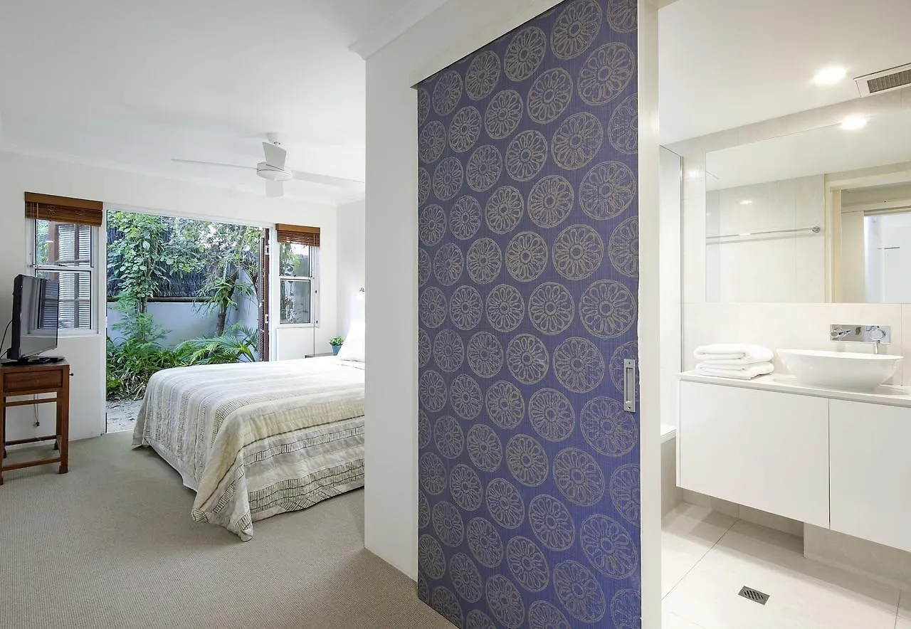 Courtyard Charm, Ocean Views, Little Cove Noosa Heads