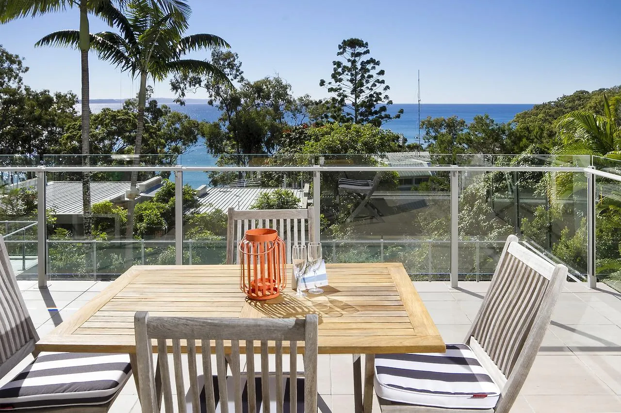 Holiday home Courtyard Charm, Ocean Views, Little Cove